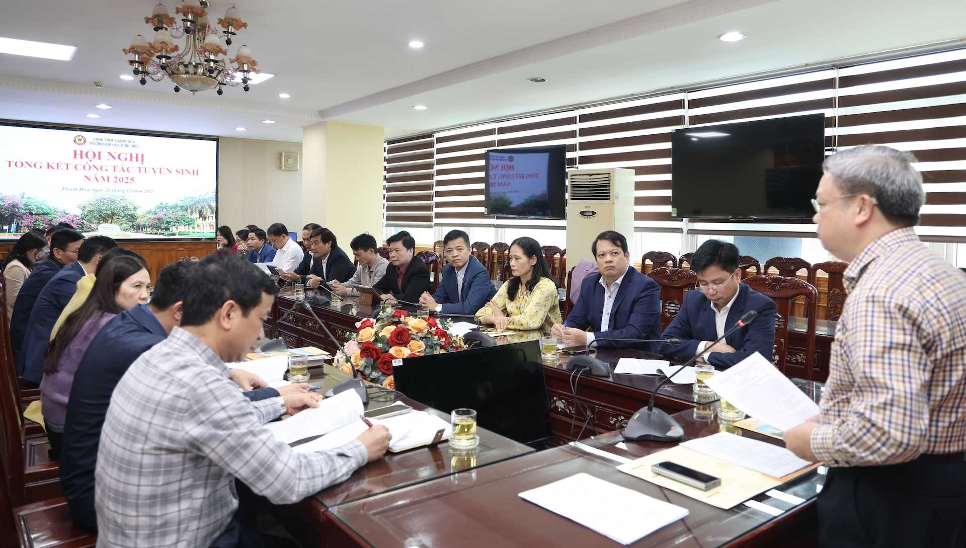 Trường Đại học Hồng Đức tổ chức Hội nghị tổng kết công tác tuyển sinh năm 2025